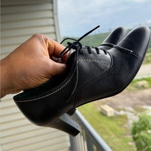 Naturalizer Black Oxford Sleek Leather Shoes